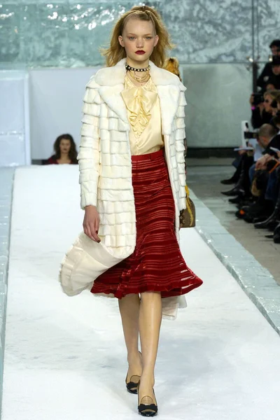 Look 3